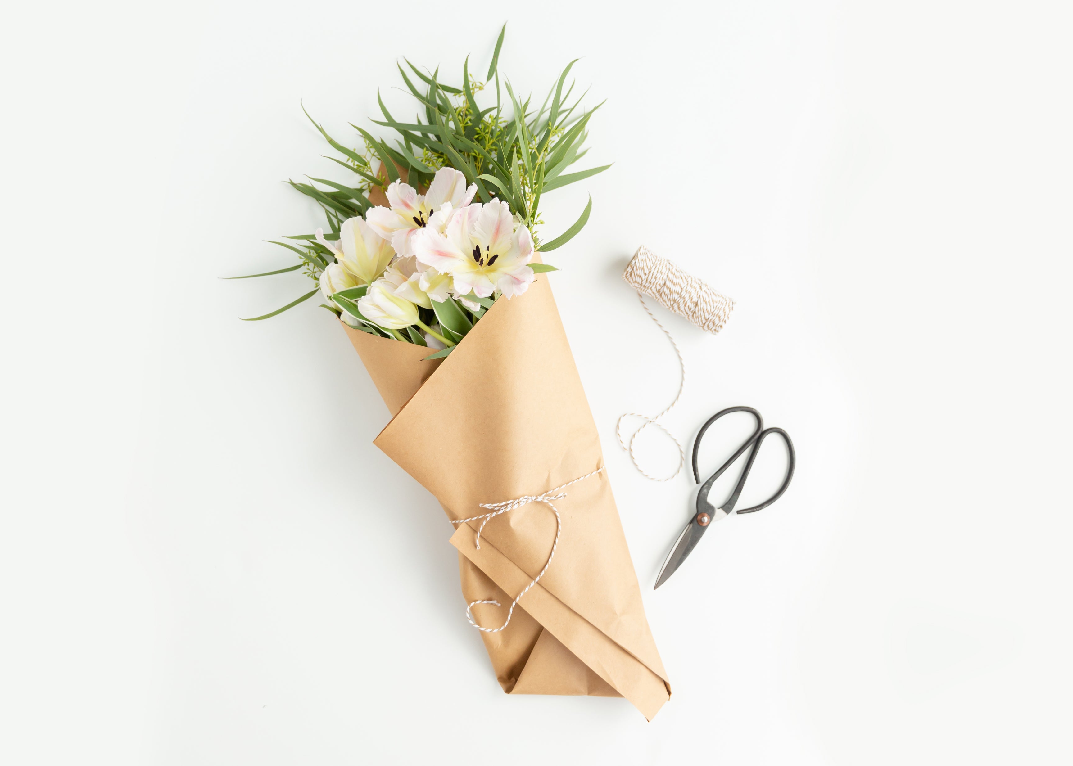 How to wrap your Mother's Day flowers in craft paper!