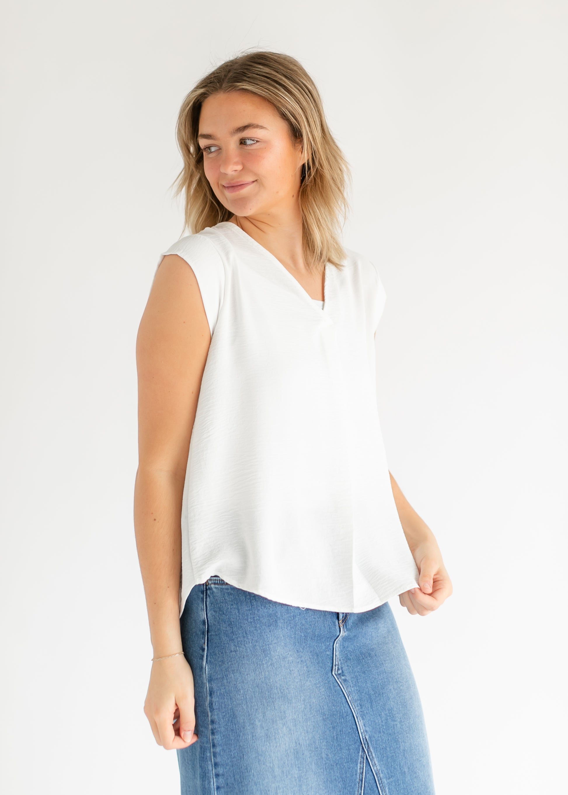 Madison V-neck Short Sleeve Flowy Top IC Tops