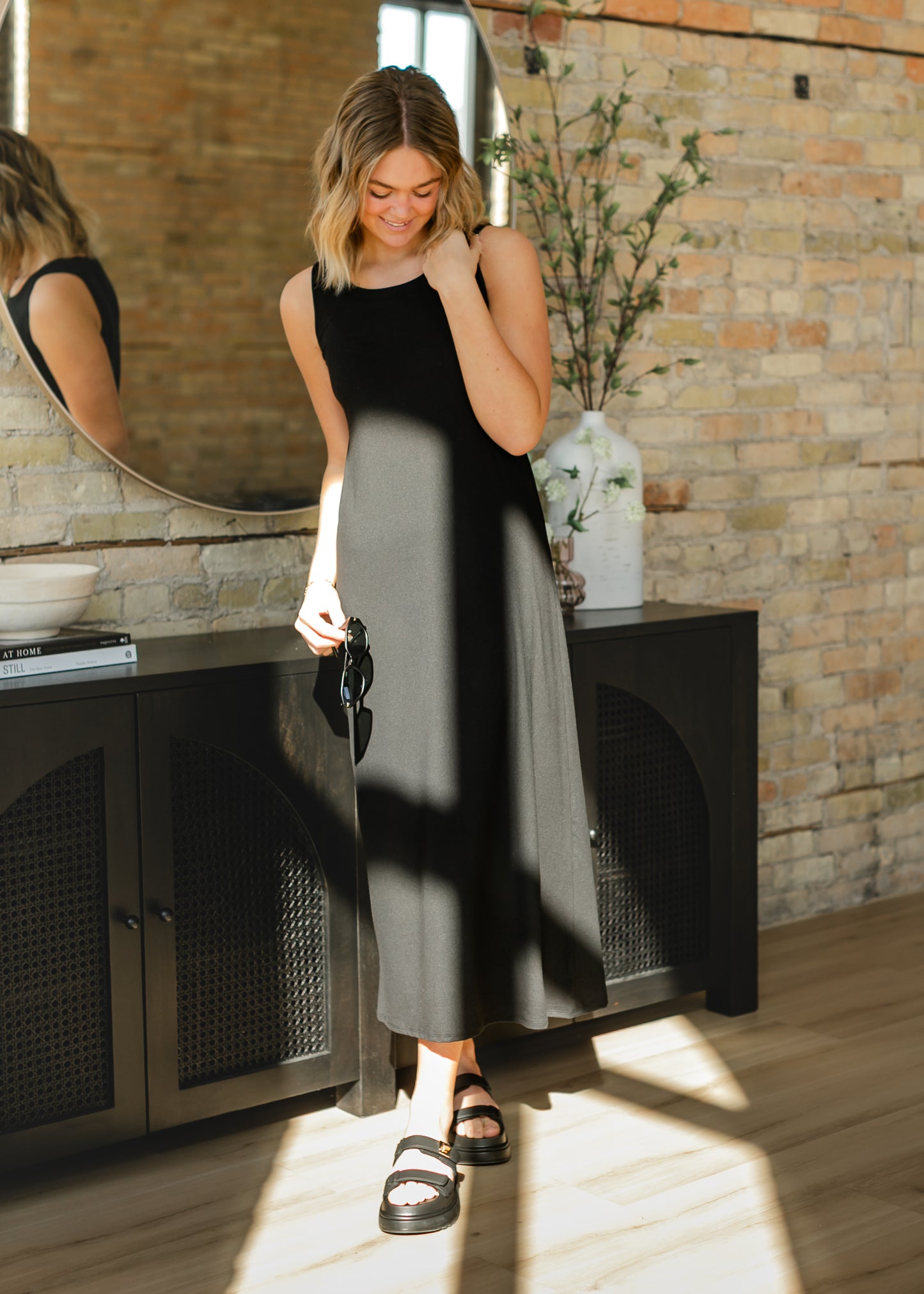 Sleeveless Flared Scoop Neck Maxi Dress