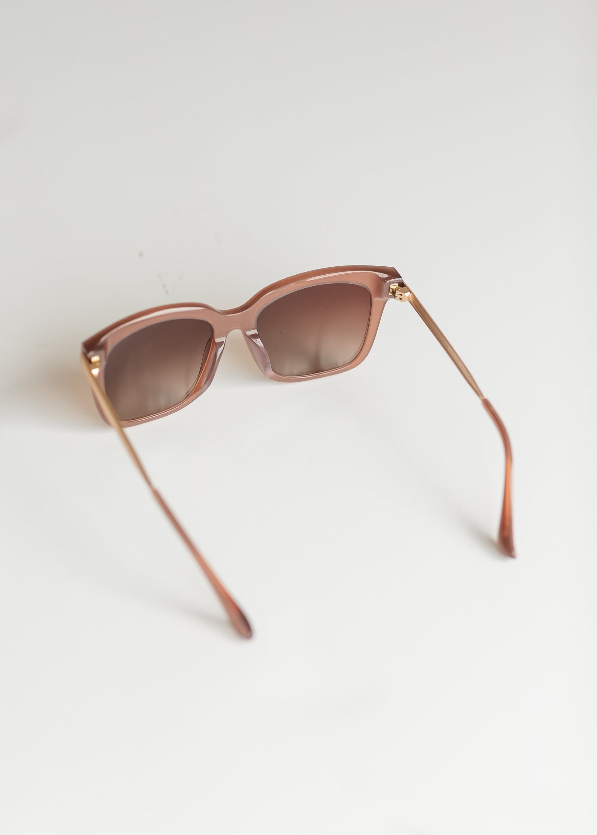 Bella Brown Gradient Polarized Sunglasses Accessories