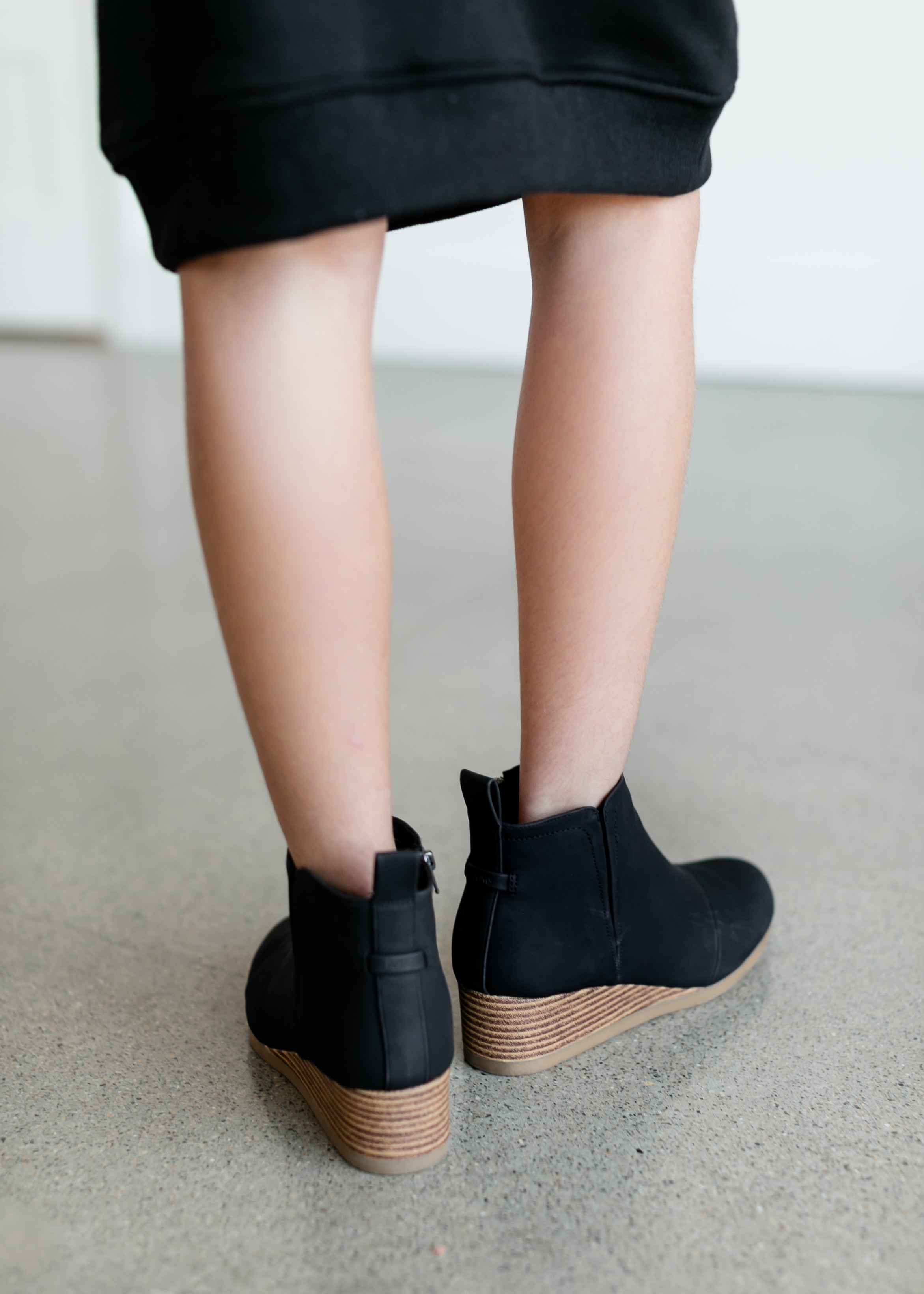 Toms clearance wedge bootie