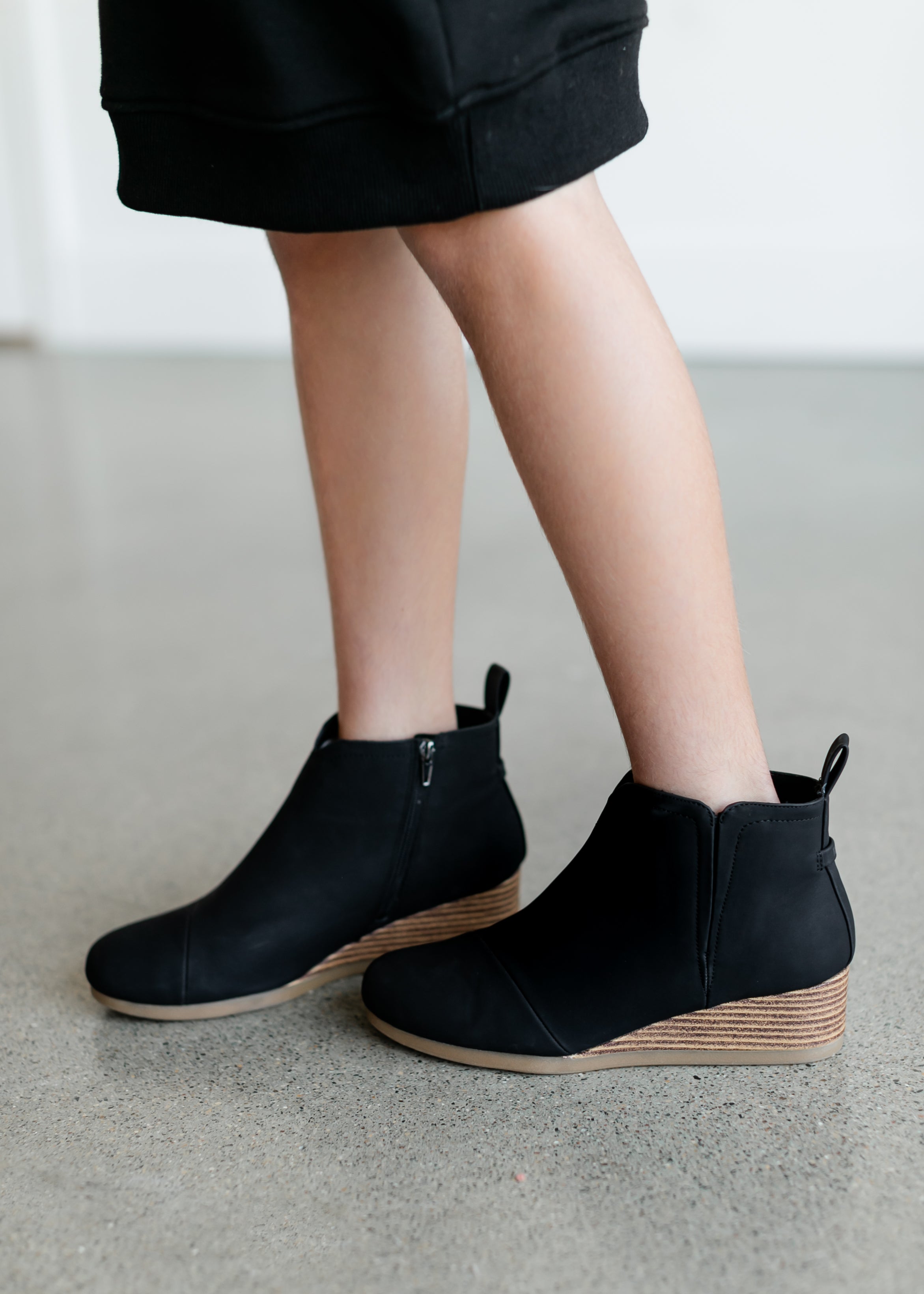 Toms suede deals ankle boots