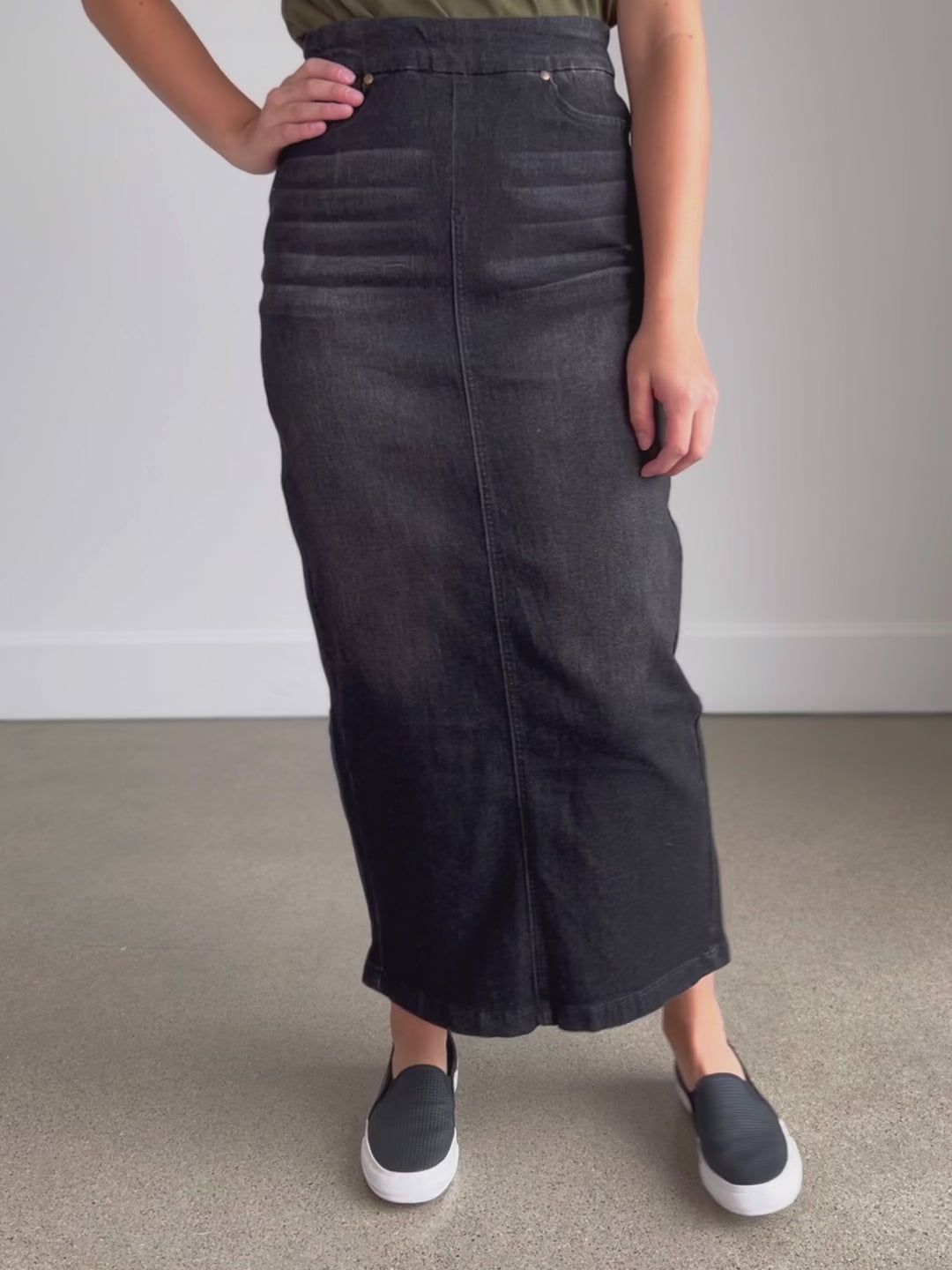 Donna Black Denim Skirt – Inherit Co.