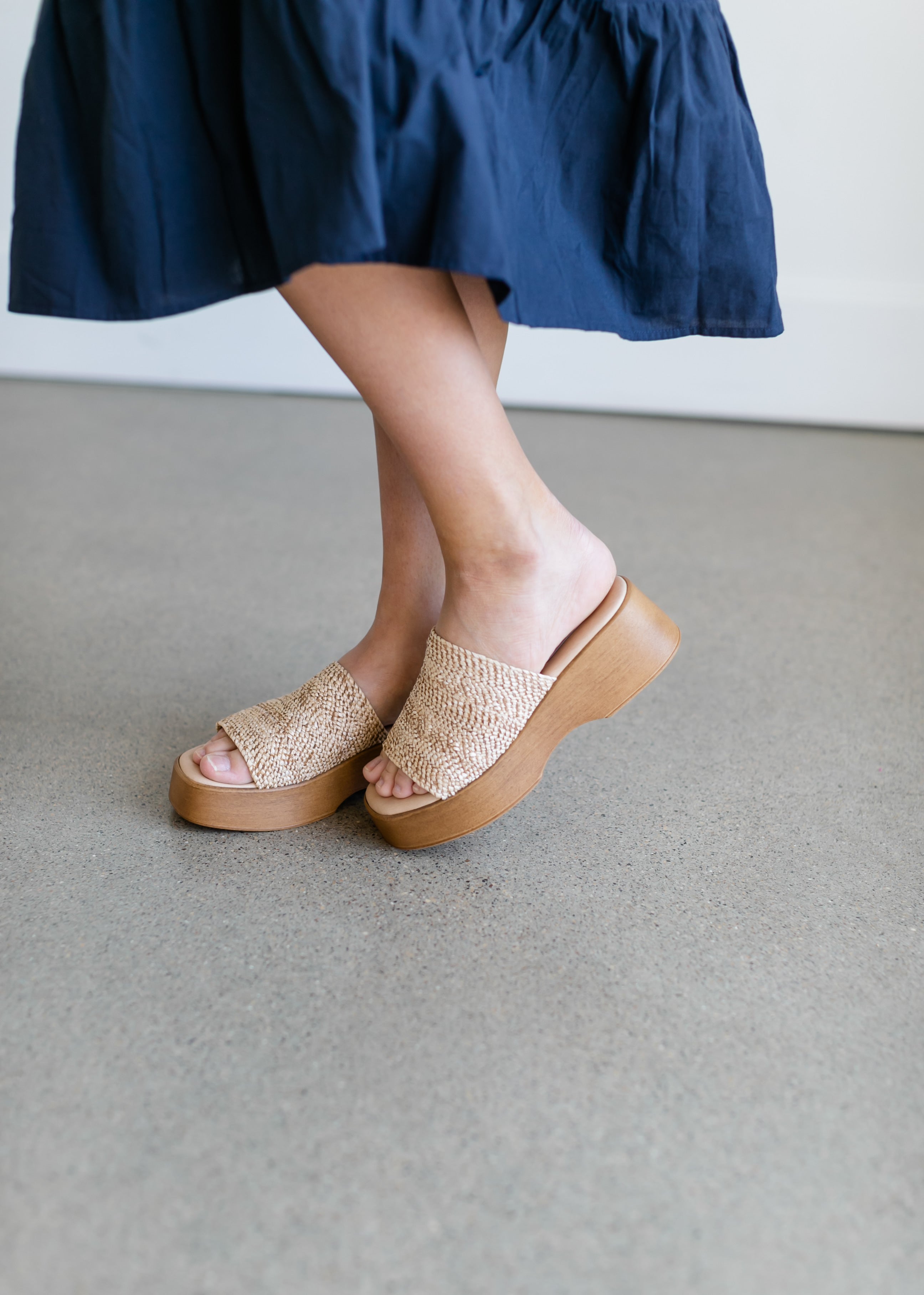 Tina Crossover Platform Sandal Shoes in Black/ Raffia - Get great deals at  JustFab