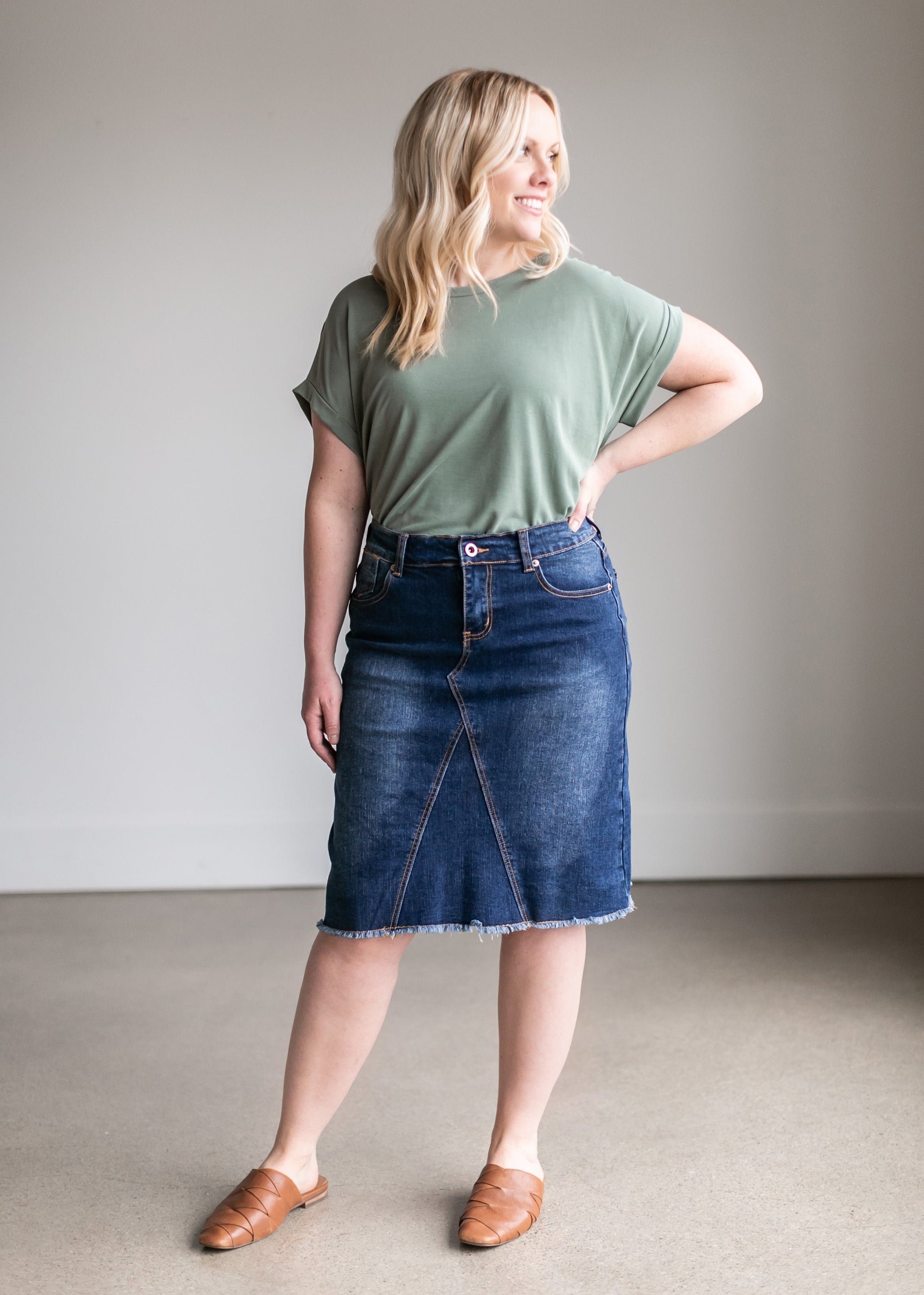 Riley Frayed Hem Denim Midi Skirt – Inherit Co.