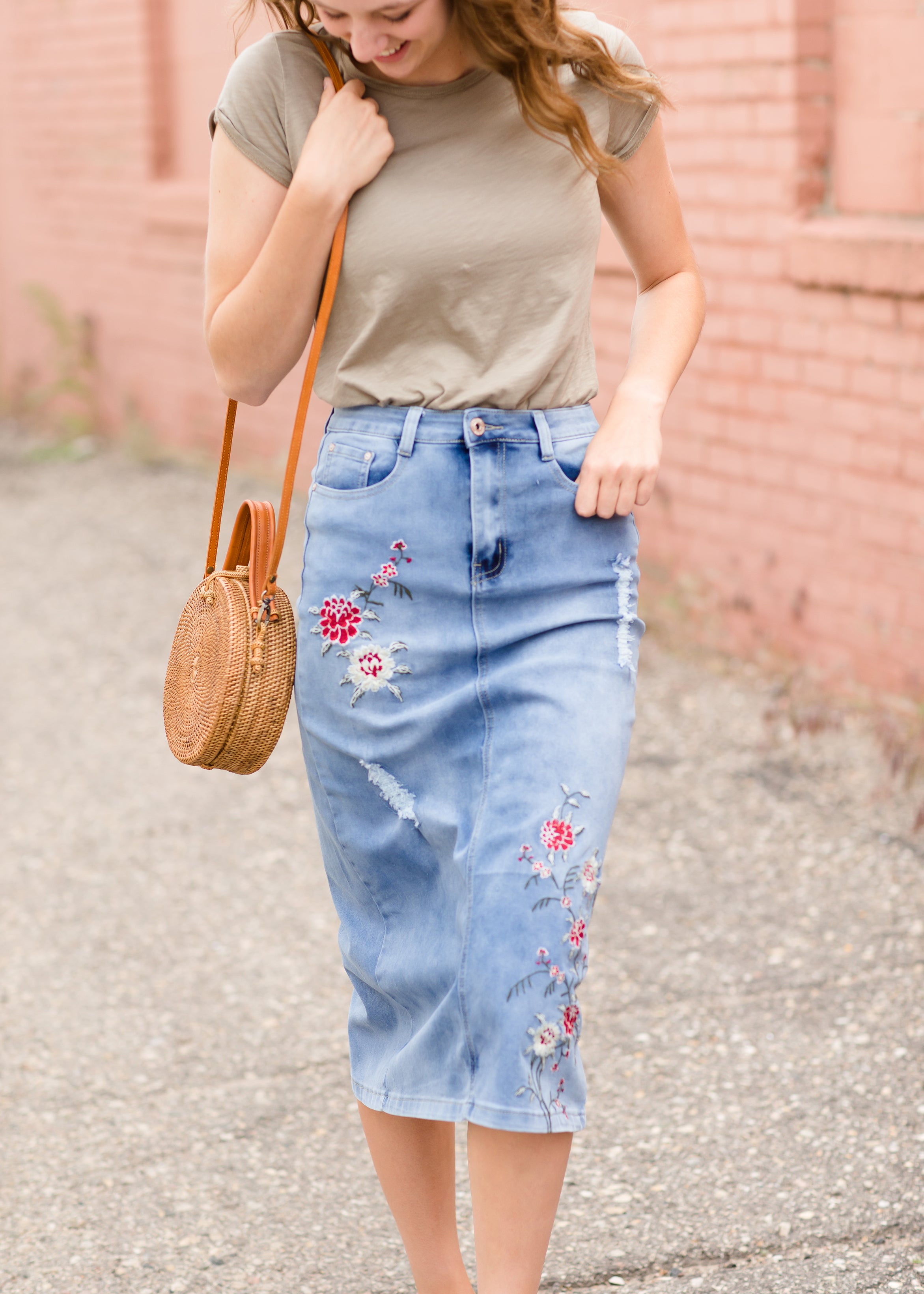 Women's embroidered outlet skirt