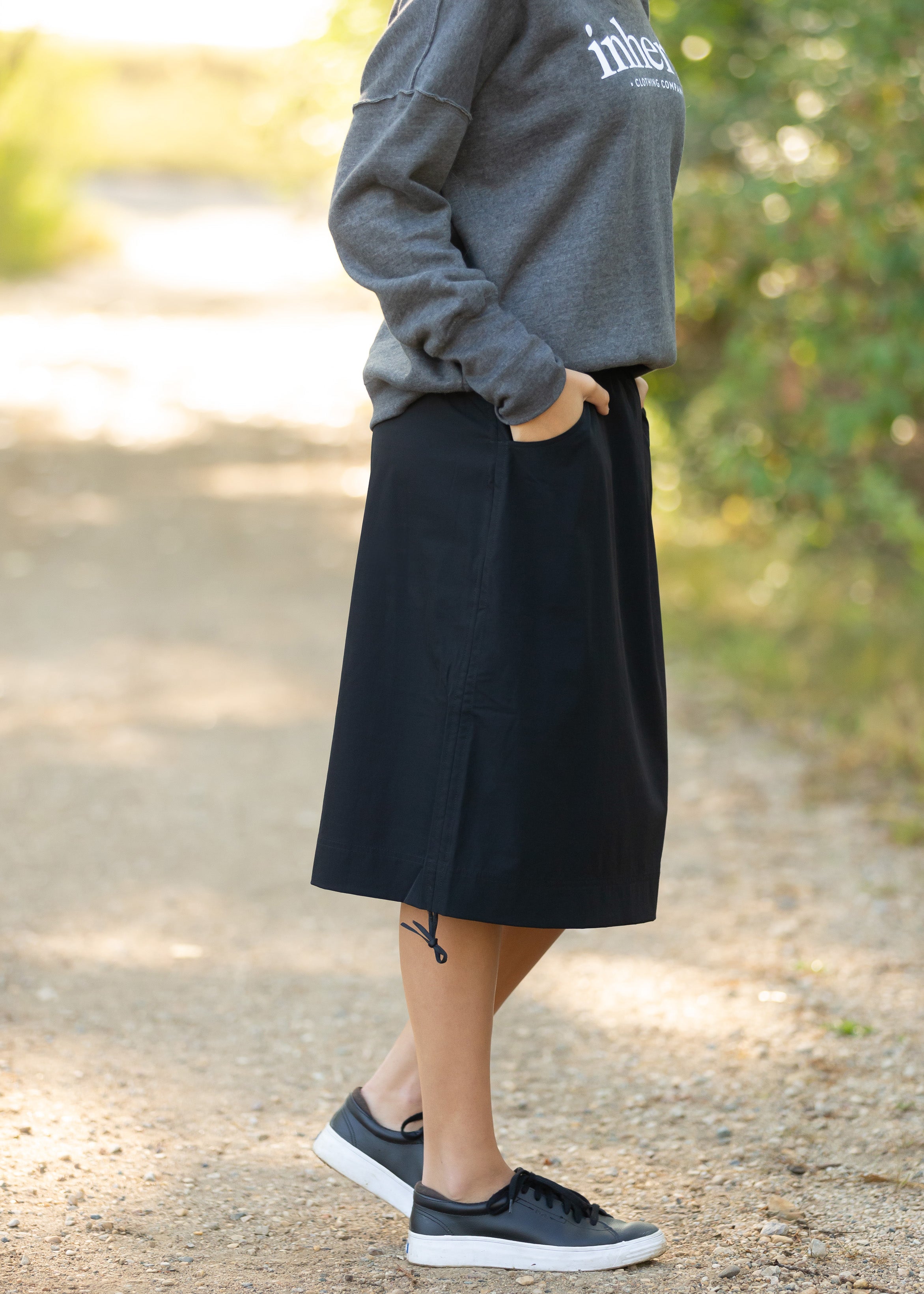 Black midi skirt on sale pockets