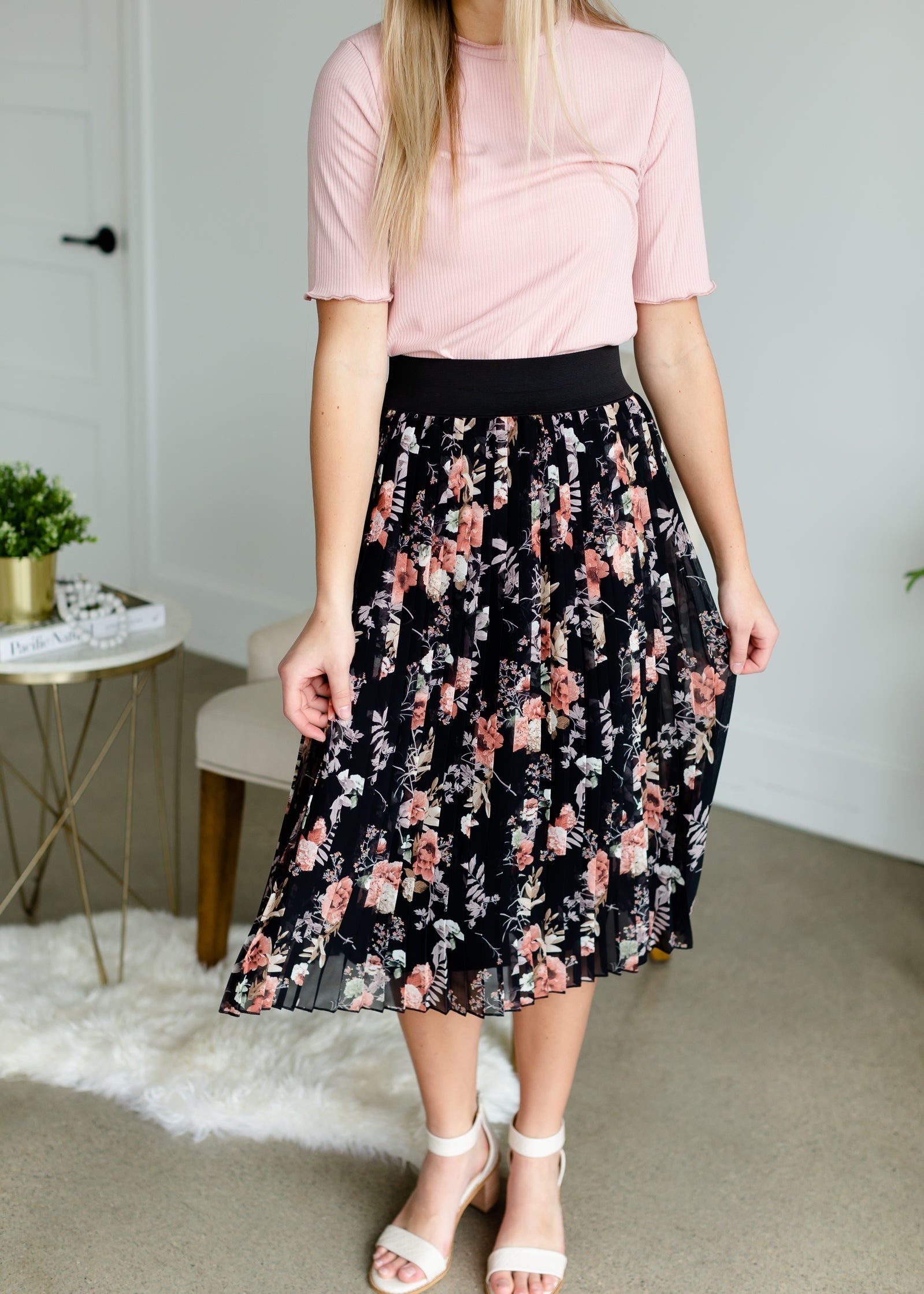 Black floral discount pleated midi skirt