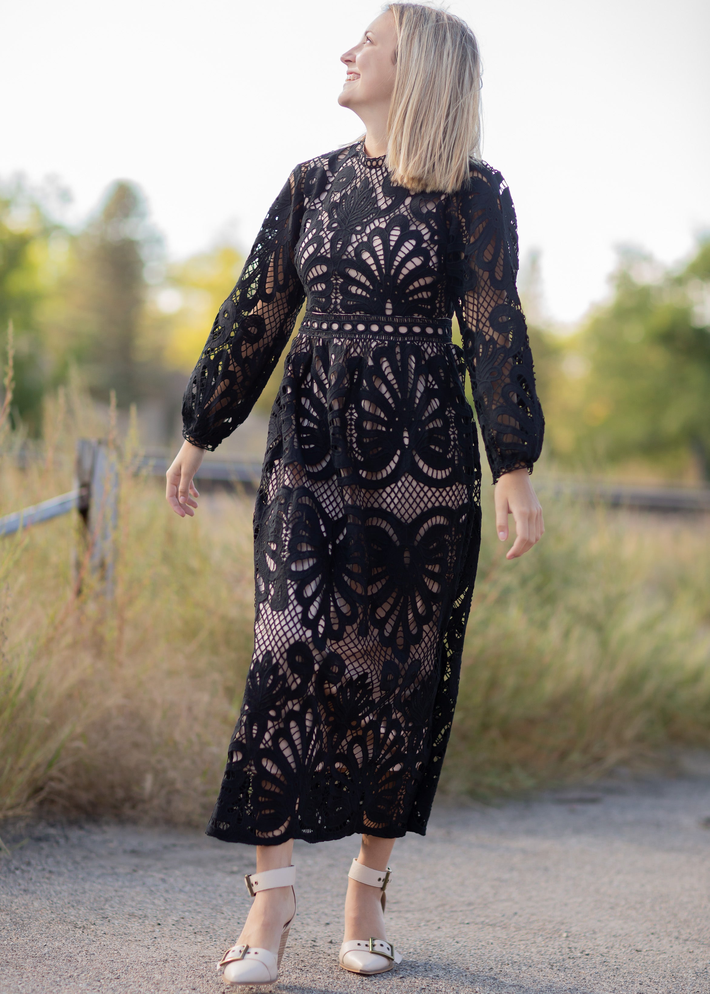 Black lace midi 2025 dress long sleeve