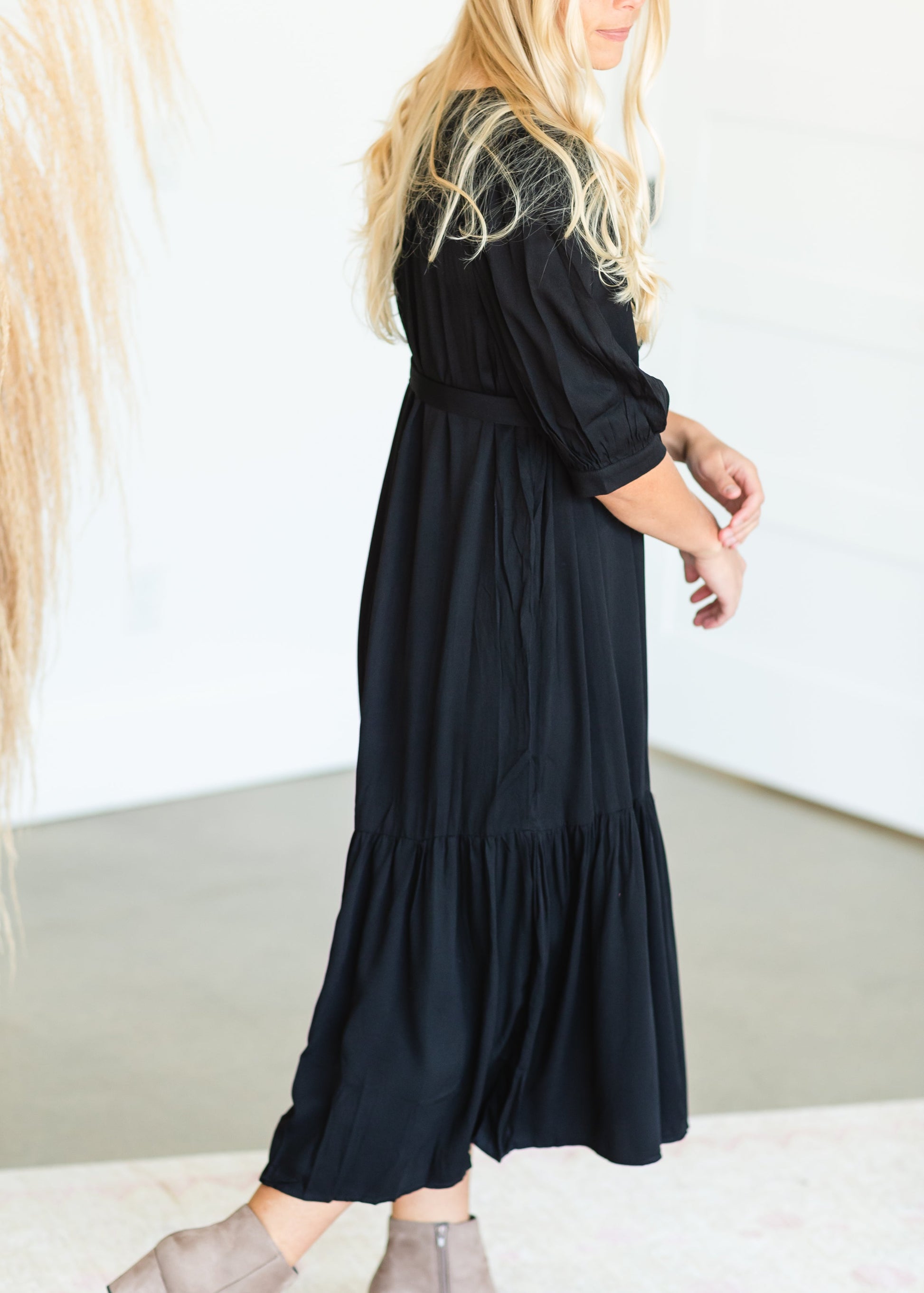 Black Square Neck Ruffle Hem Midi Dress - FINAL SALE – Inherit Co.