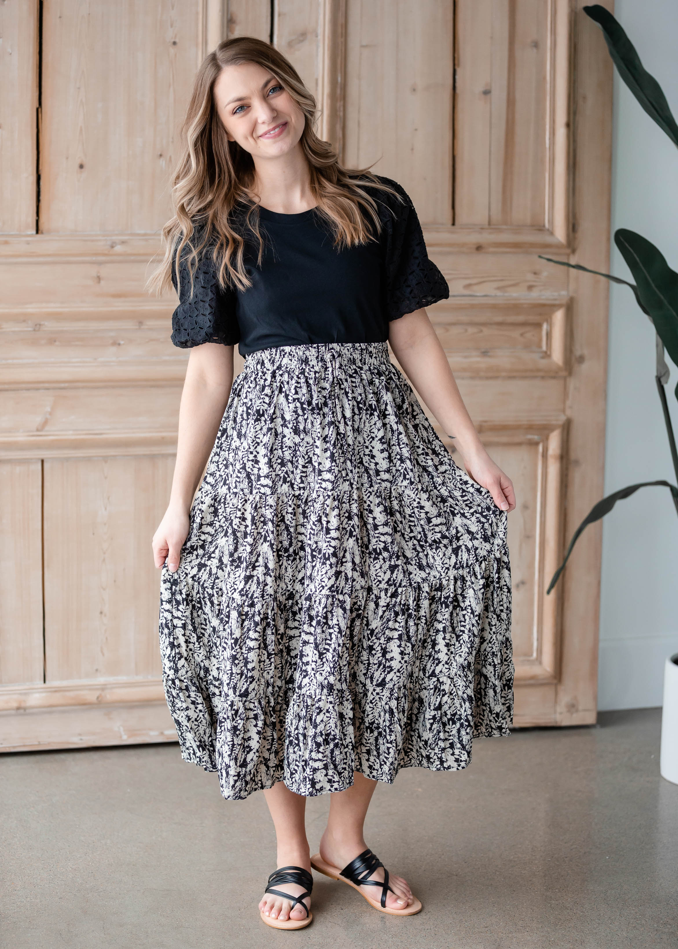 Black & White Leaf Print Tiered Midi Skirt - FINAL SALE – Inherit Co.