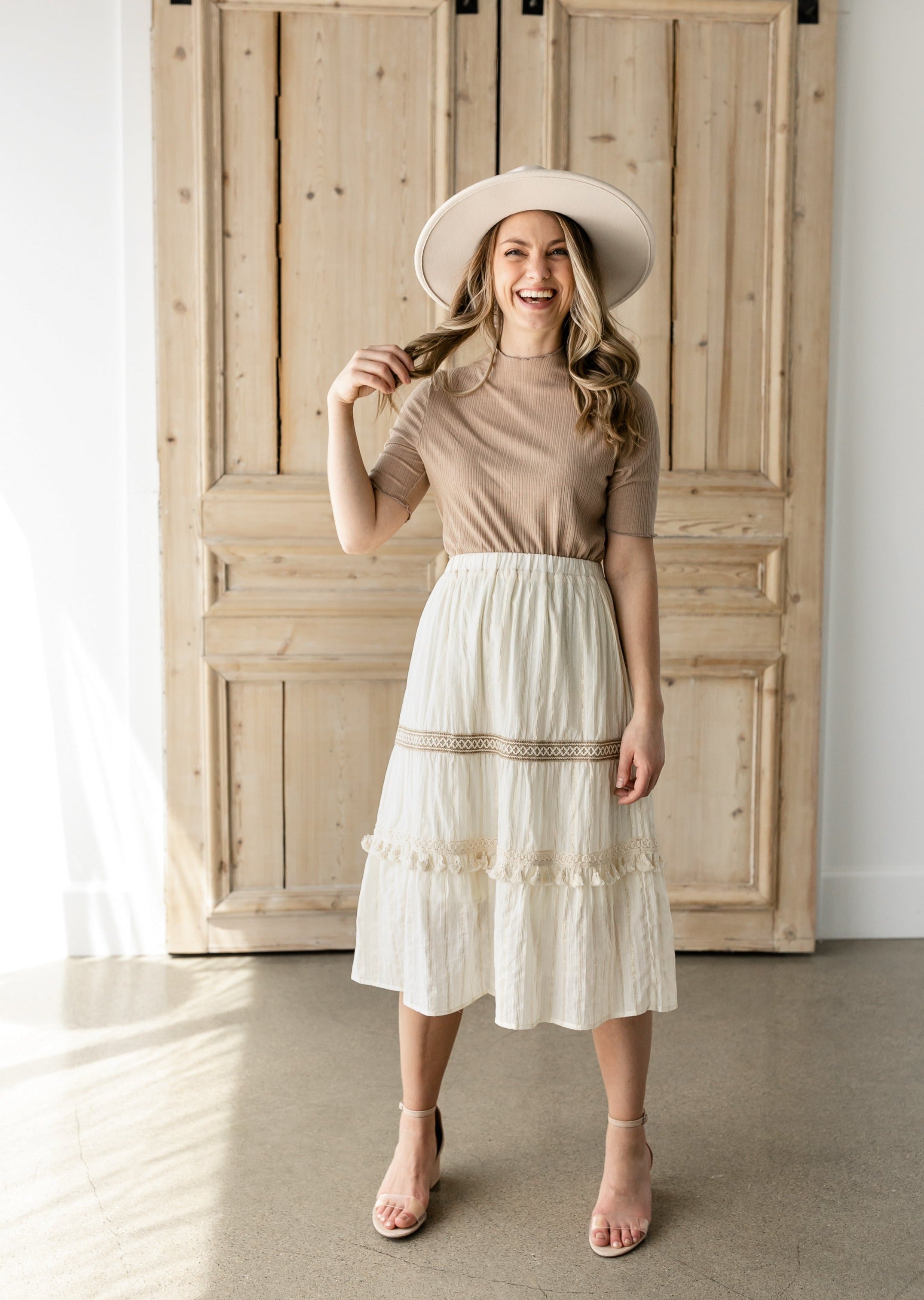 Cream midi skirt outlet outfit