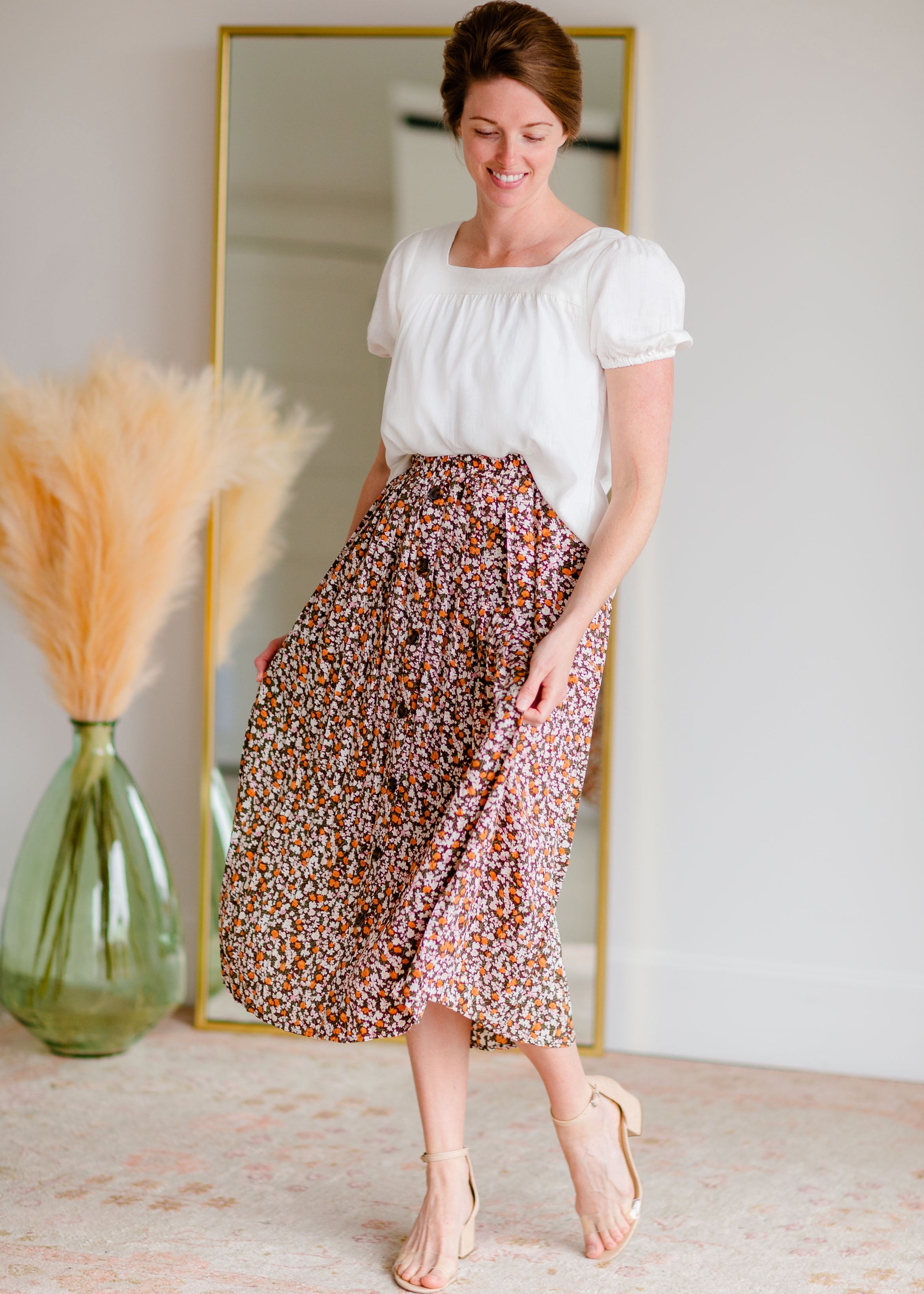 Button front outlet pleated skirt