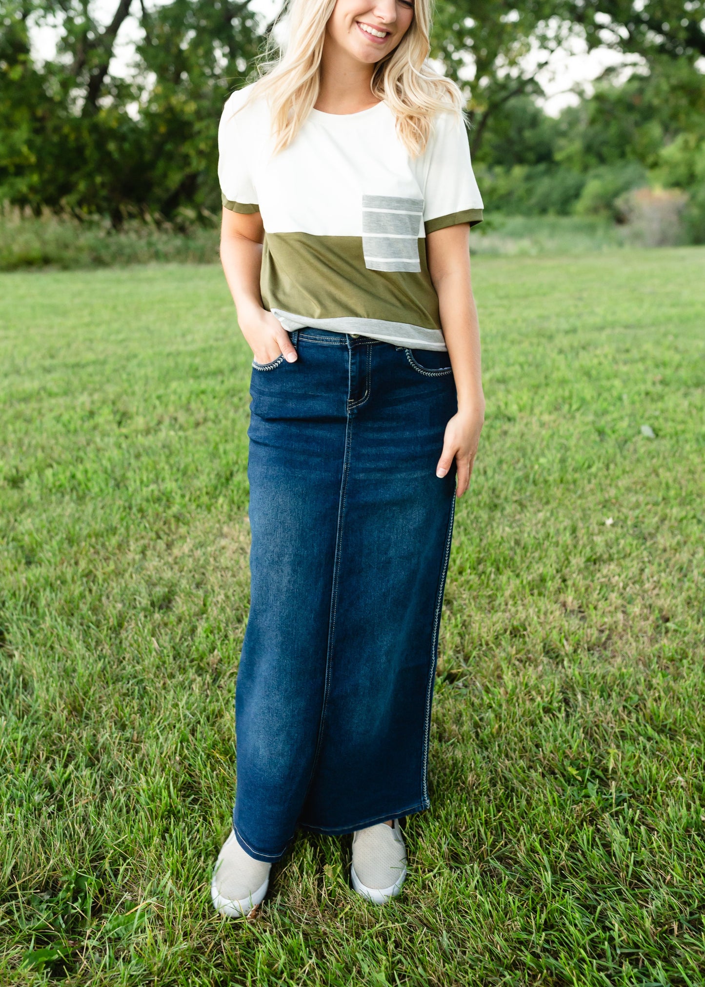 If 3/4 length leggings under denim skirts make a comeback I will be ta