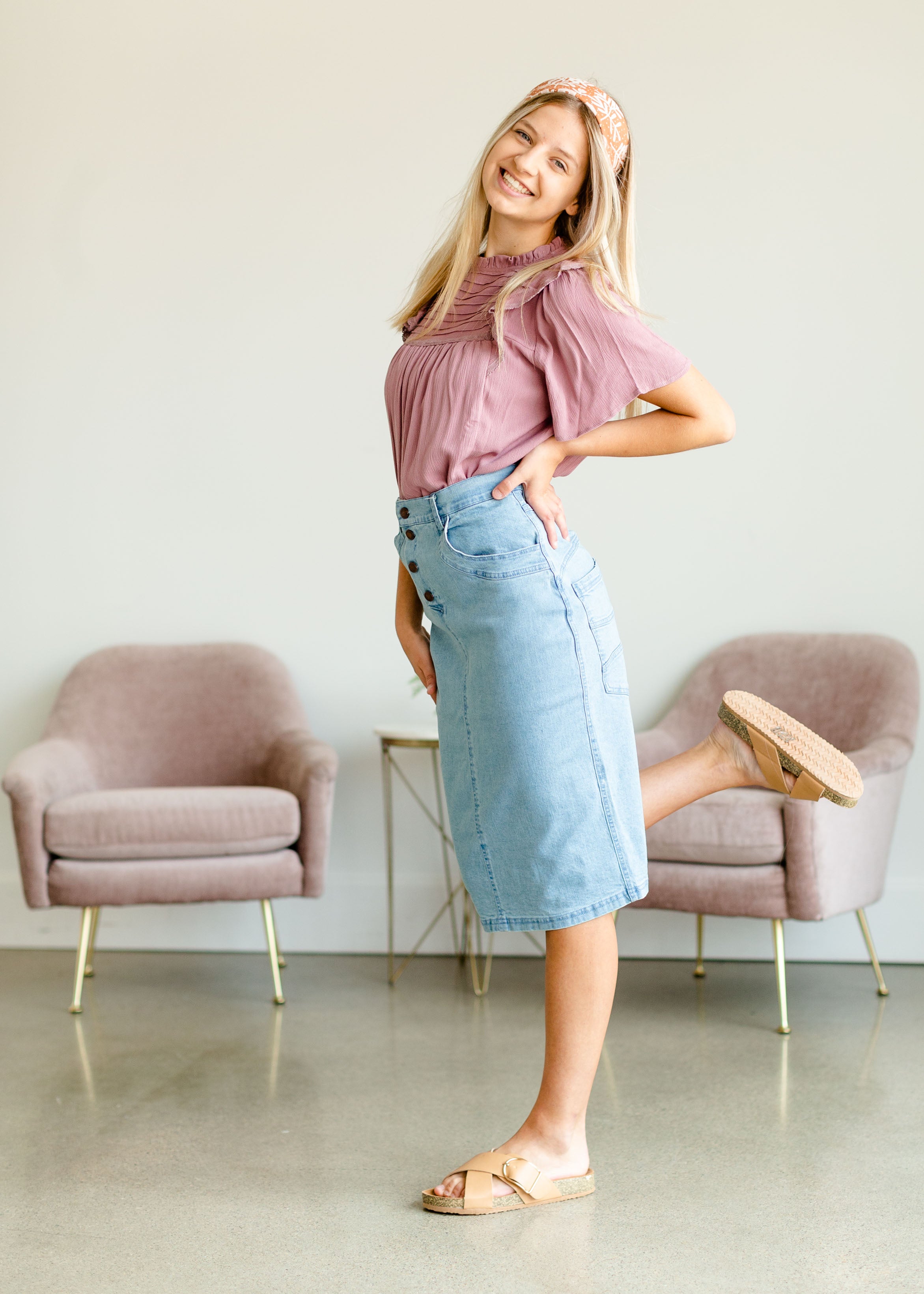 High waisted light wash hotsell denim skirt