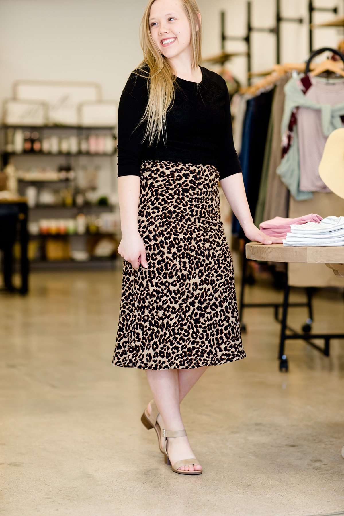 High waisted leopard print midi outlet skirt