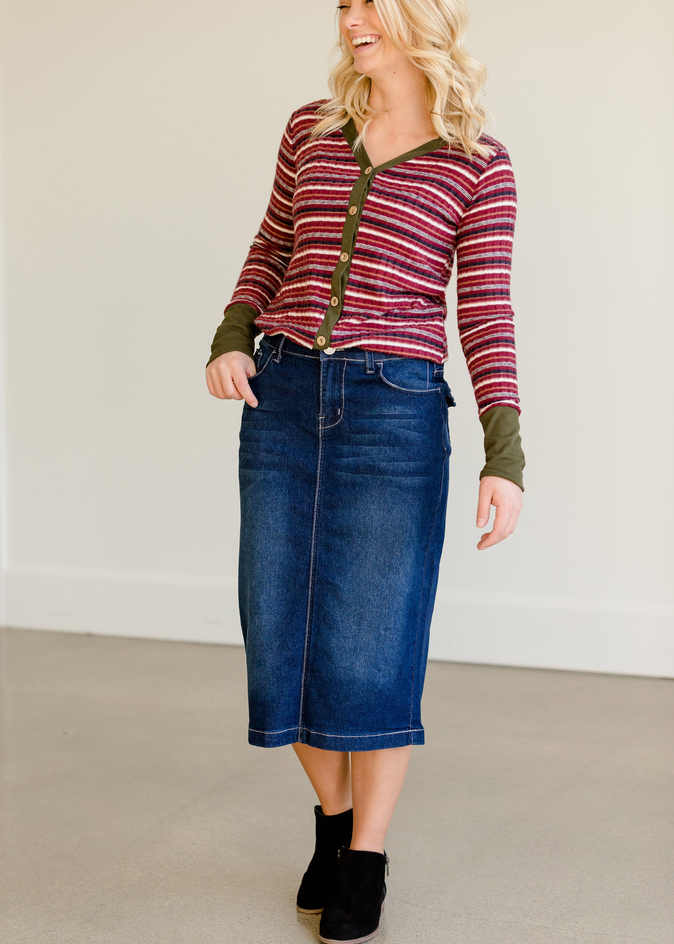 Womens Plus/Juniors Mid Waist Below Knee Length Denim Skirt in Pencil  Silhouette – Fashion2Love