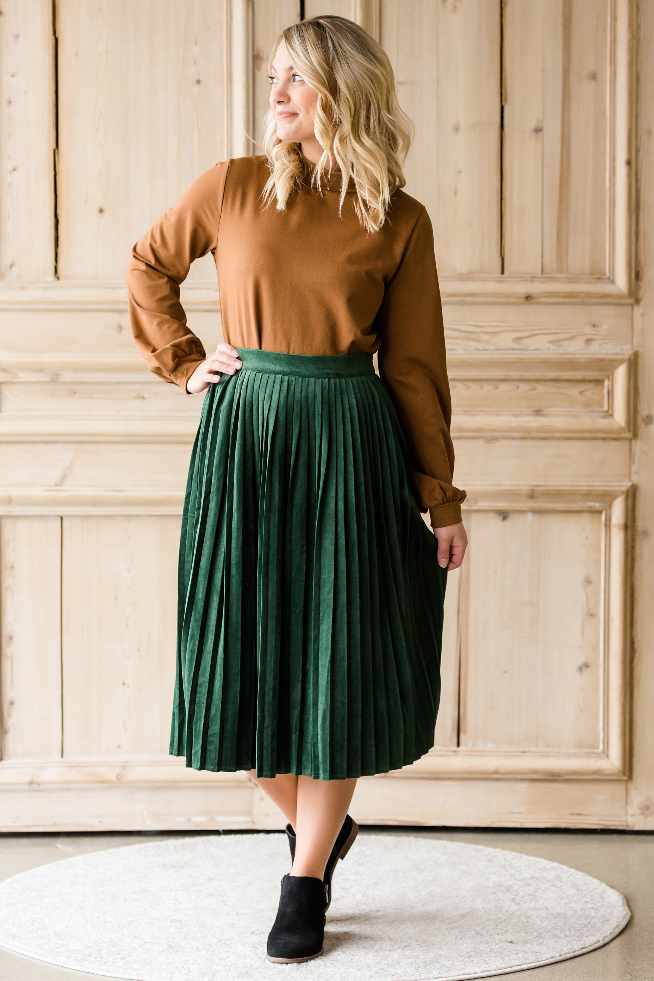 Pleated skirt clearance velvet