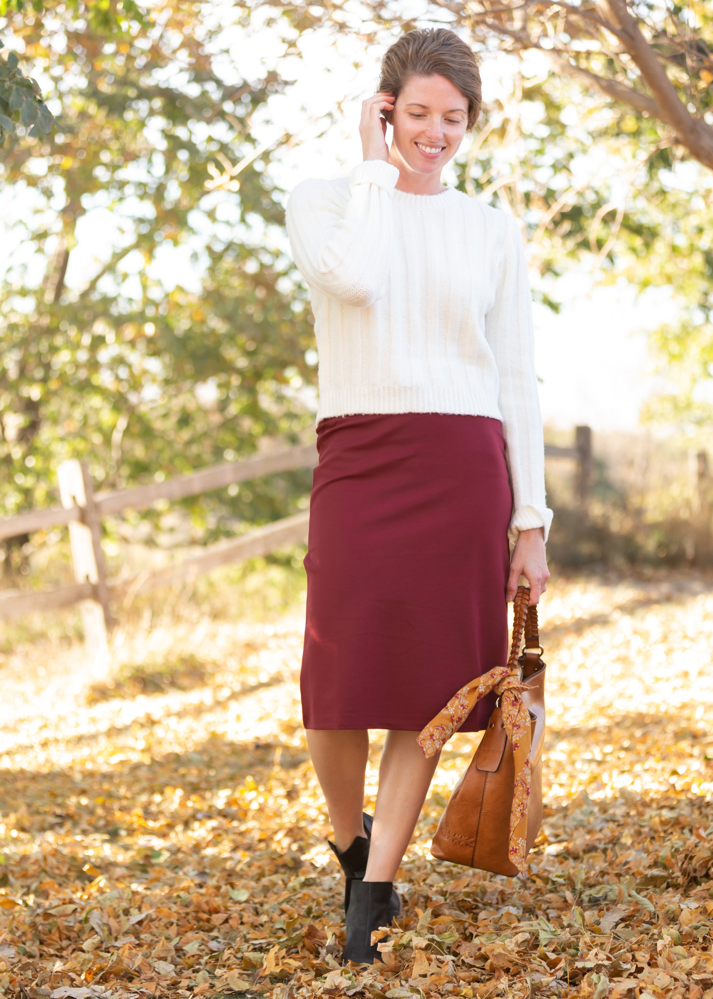 Maroon midi outlet skirt outfit