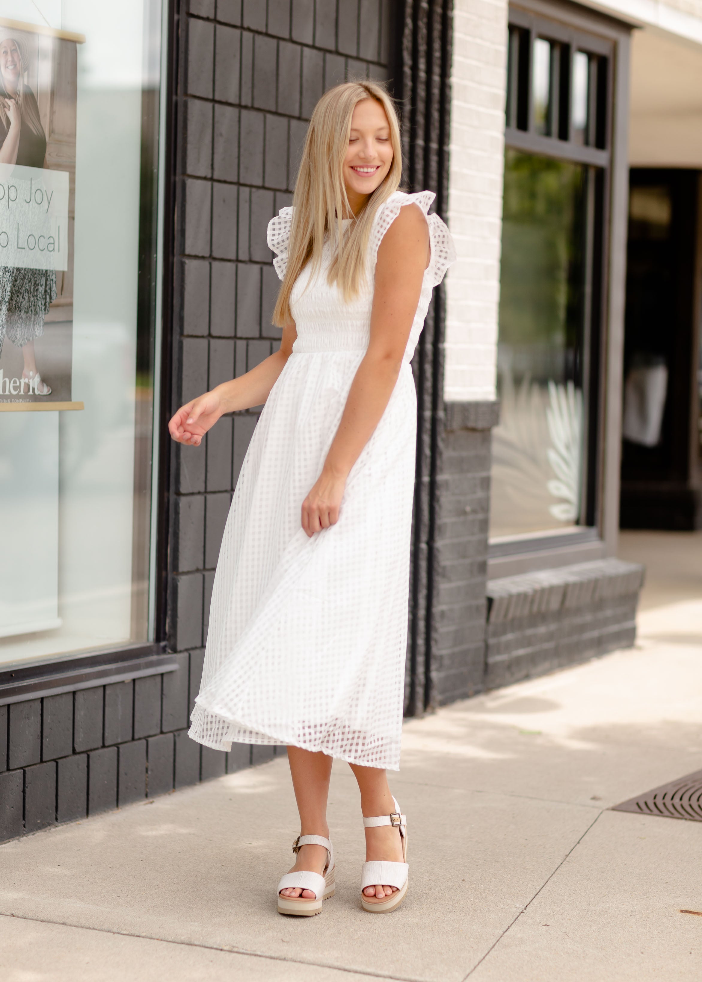 White best sale flutter dress