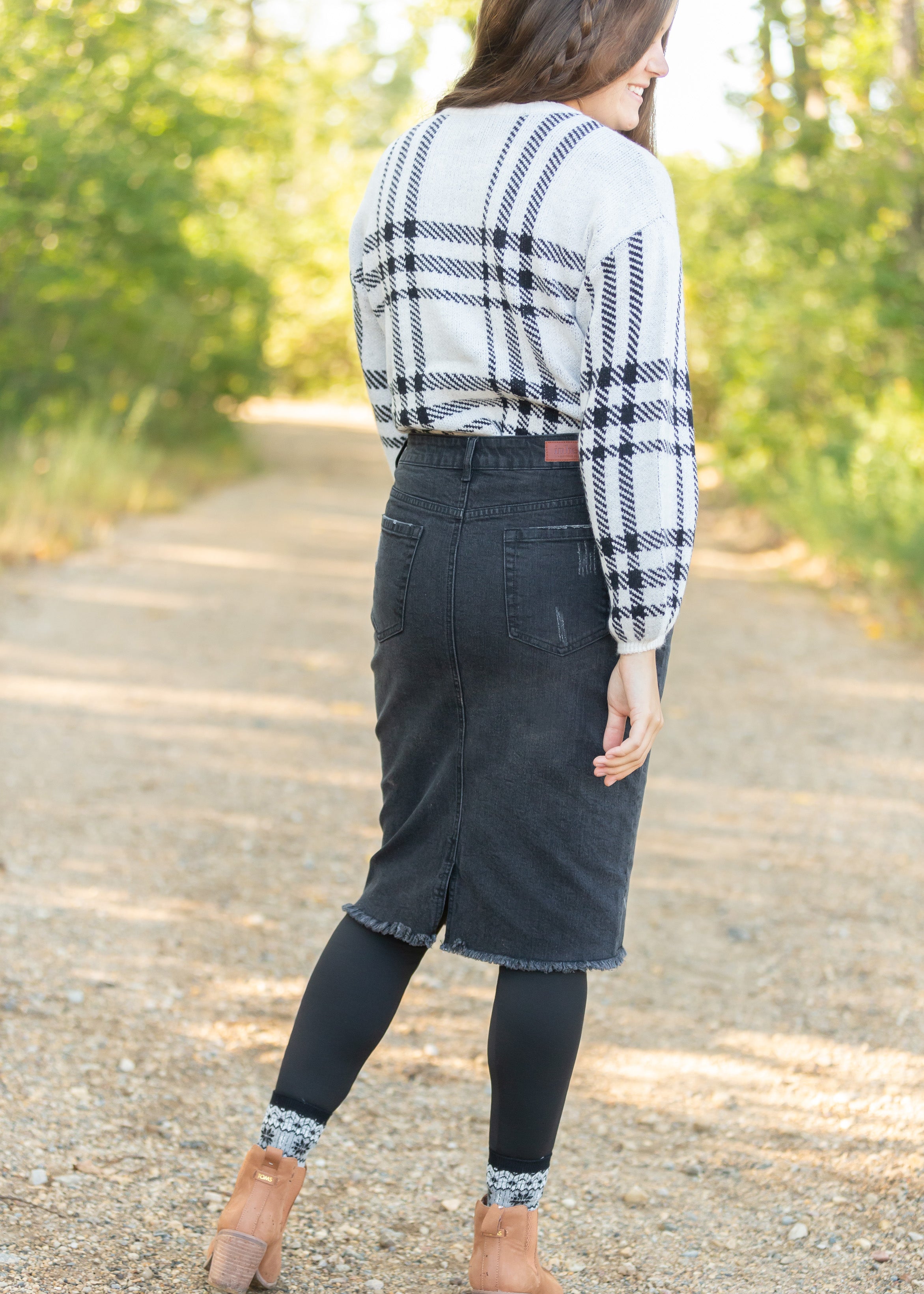 Black denim shop skirt raw hem